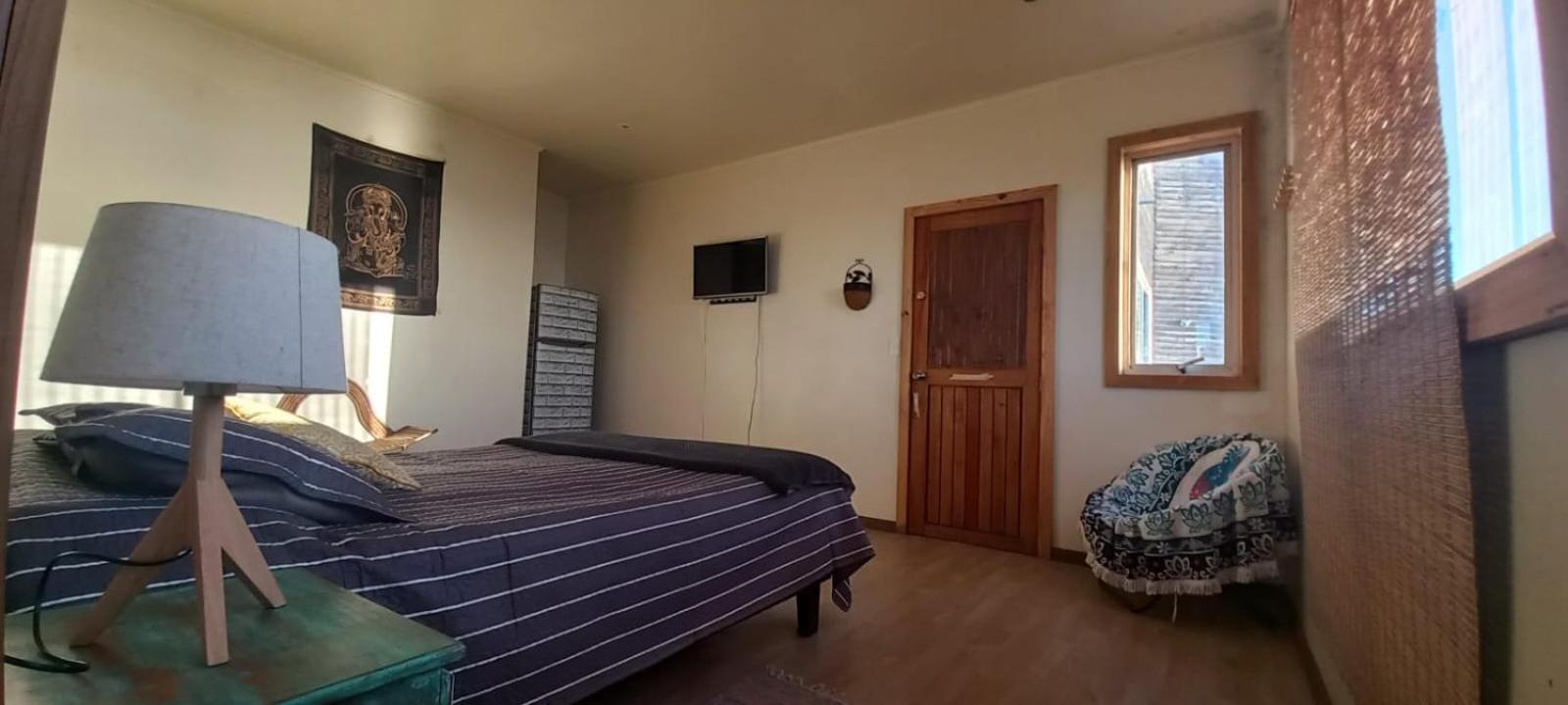 Hostal El Faro Hotel Сан Антонио Екстериор снимка